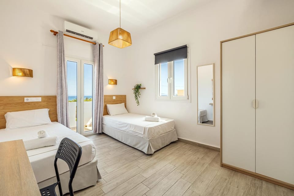 Bed, Bedroom, towels, wardrobe