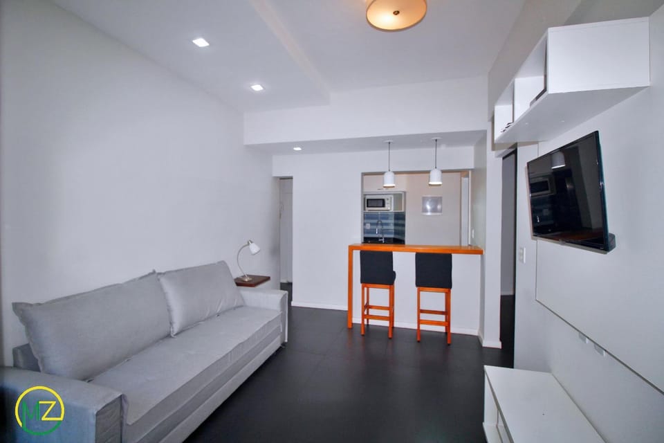 Modern 2 bdrms for 6 people 50m from the beach Apartment in Rio de Janeiro