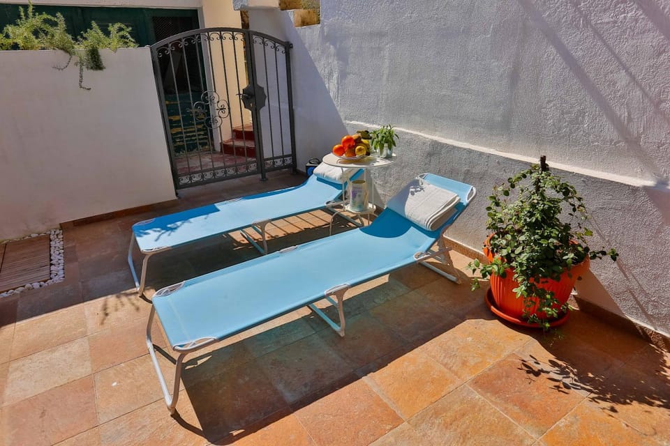 Shower, Patio, BBQ facilities, Coffee/tea facilities, Balcony/Terrace, Seating area, Dining area