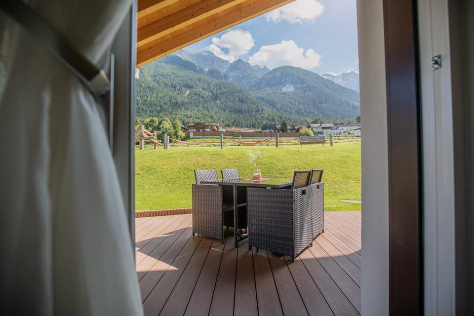 Balcony/Terrace, Balcony/Terrace, Mountain view