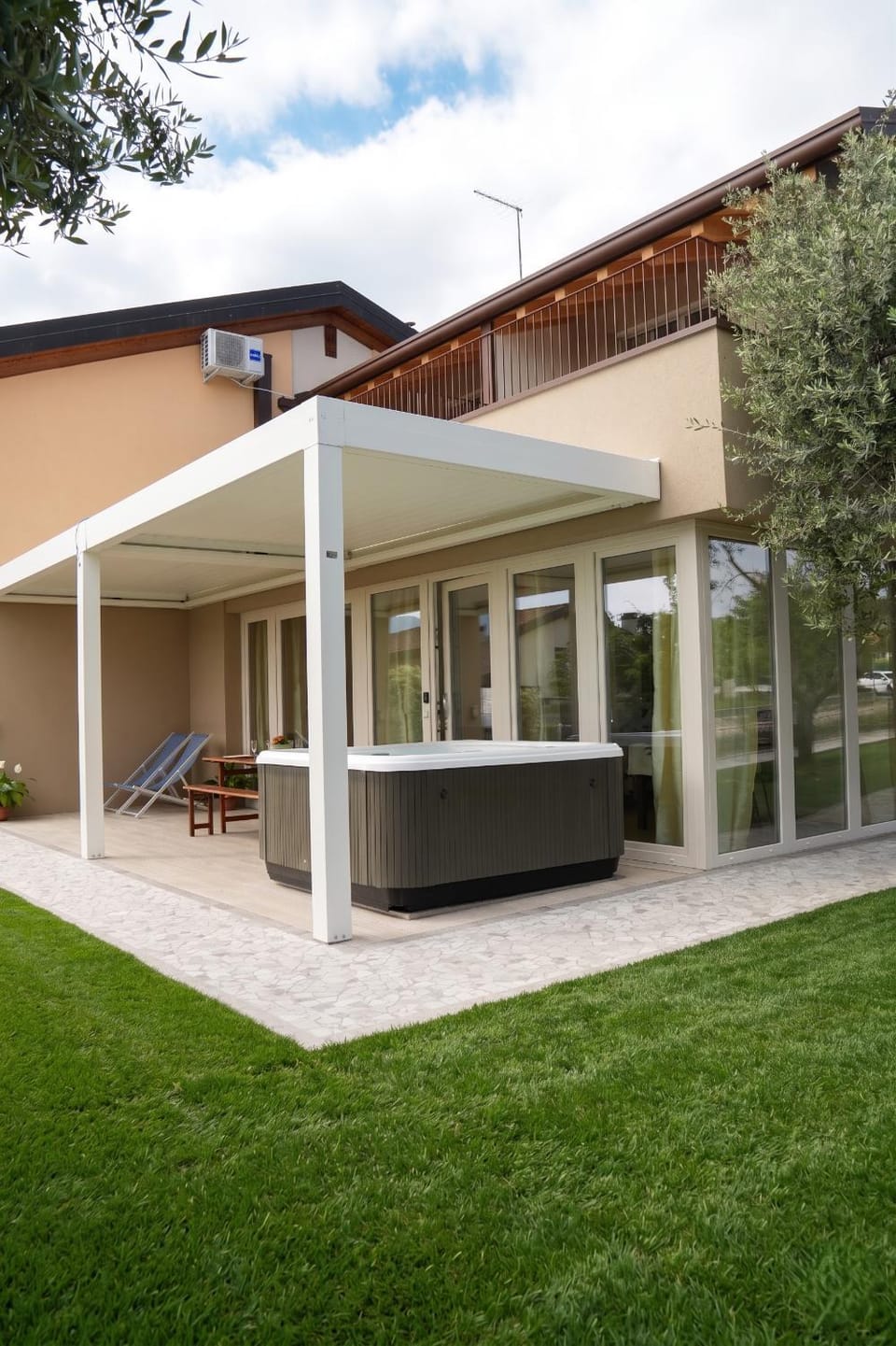 Property building, Patio, Facade/entrance, Hot Tub, Open Air Bath