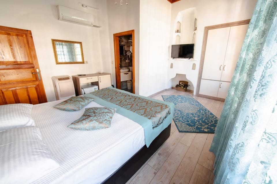 Bed, Bedroom, air conditioner