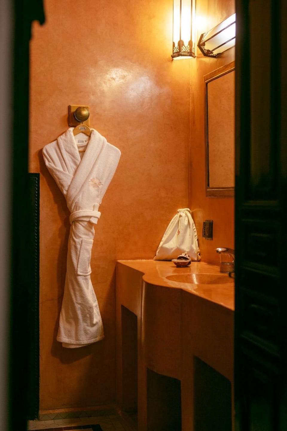 Bathroom, towels