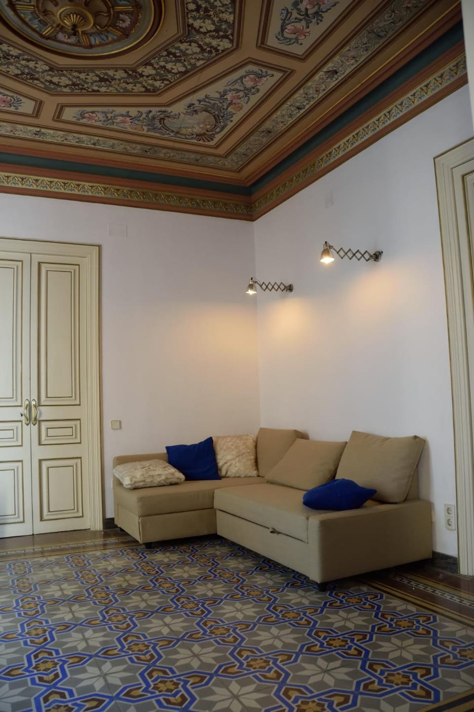 Living room, Decorative detail, Seating area