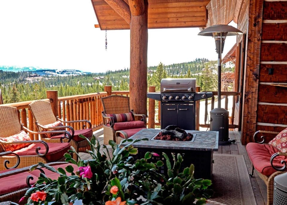 Spanish Peaks - Settlement Cabin Cabin in Big Sky