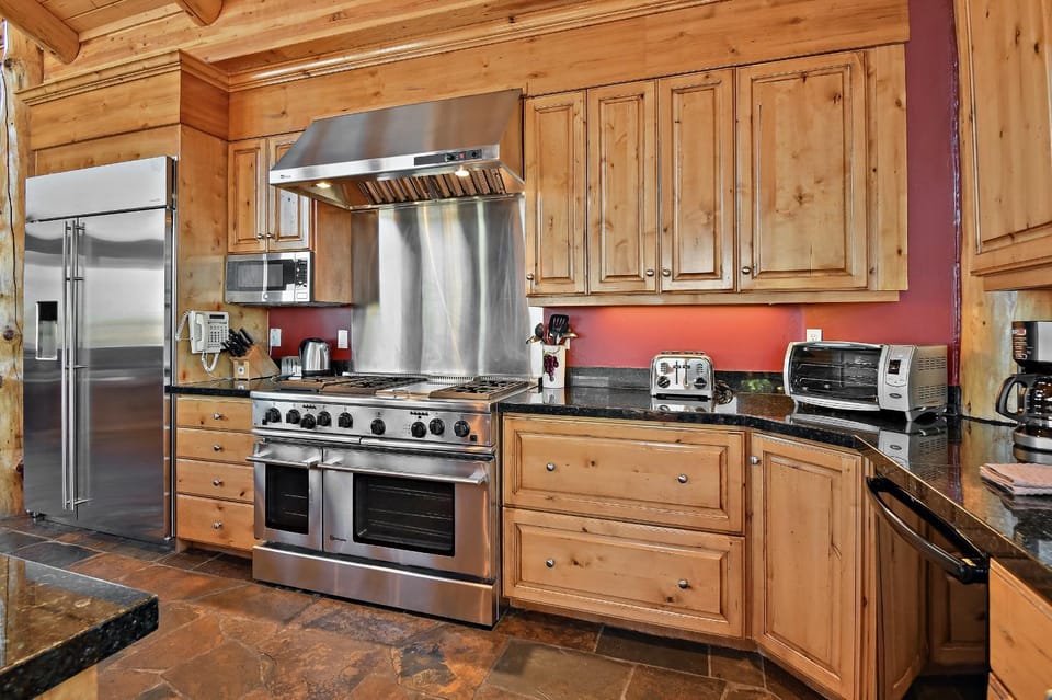 microwave, oven, stove, toaster, kitchen
