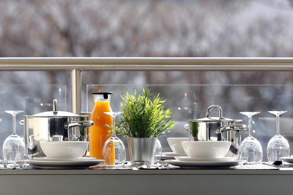 Off site, Balcony/Terrace, On site, Meals