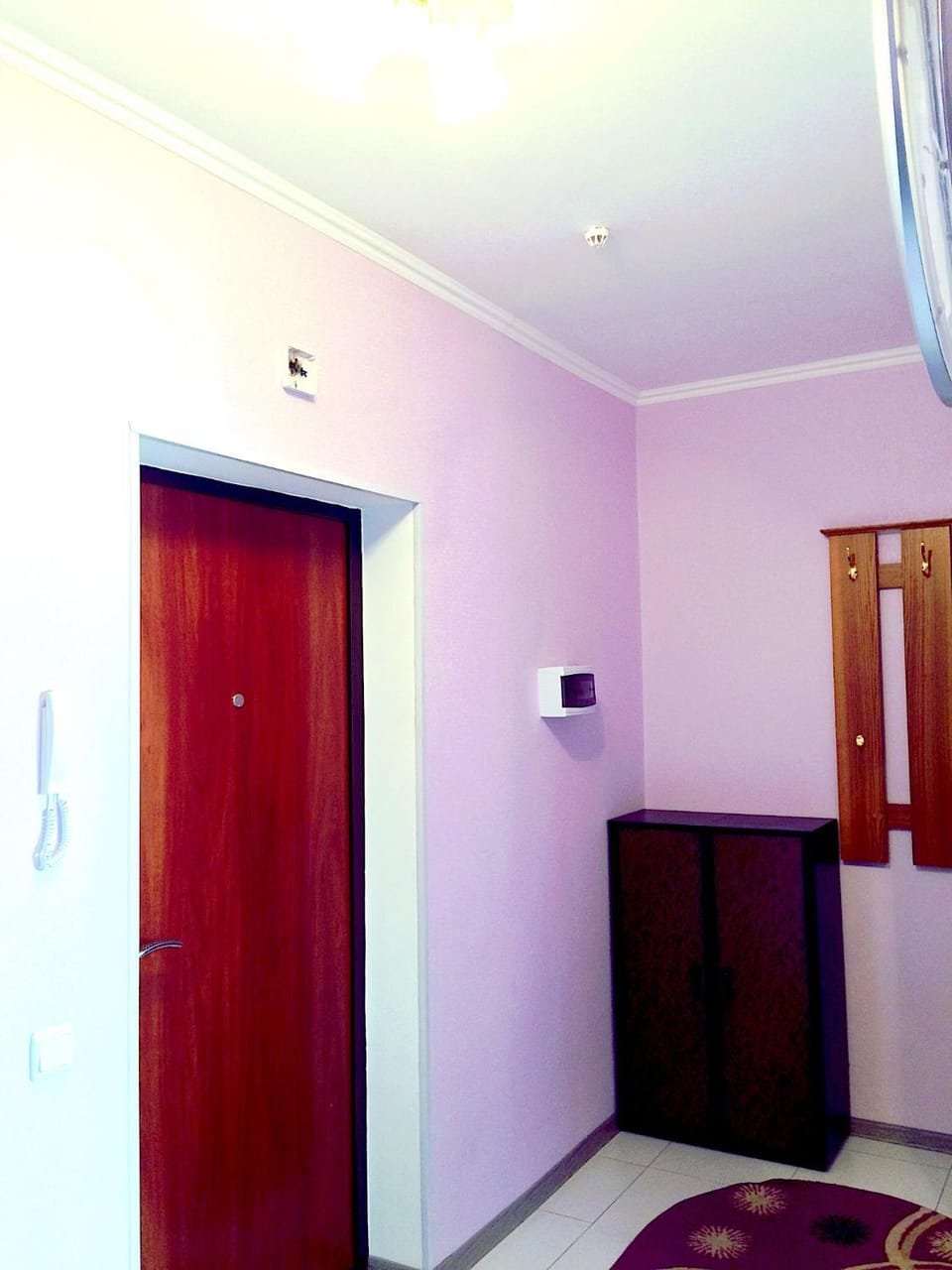 Photo of the whole room, Decorative detail