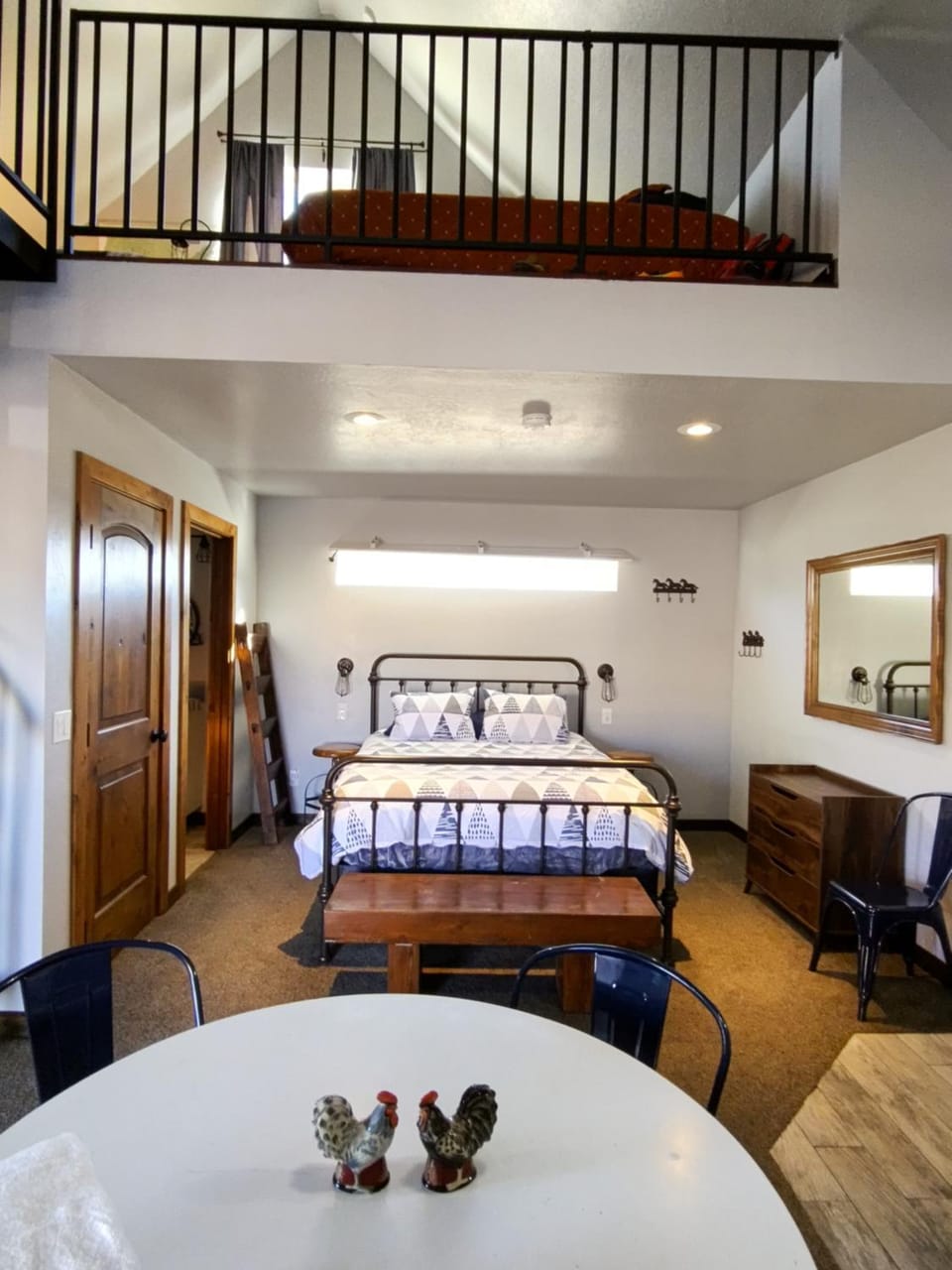 Bed, Photo of the whole room