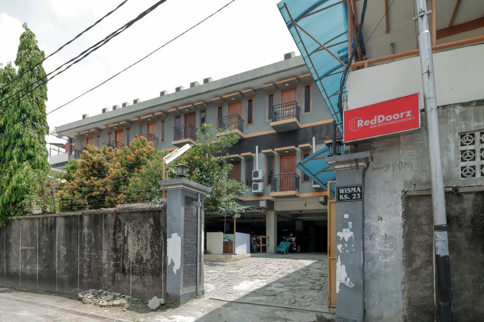 Facade/entrance