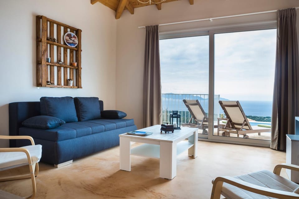 Living room, Pool view, Sea view