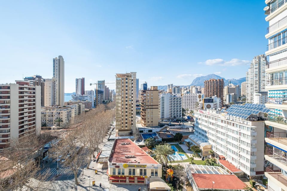 Nearby landmark, Day, Neighbourhood, Natural landscape, Mountain view, Street view, Location
