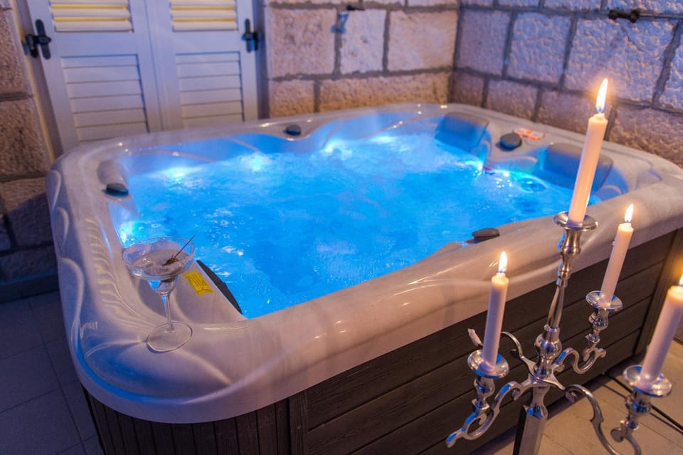 Hot Tub, Balcony/Terrace, City view, Sea view