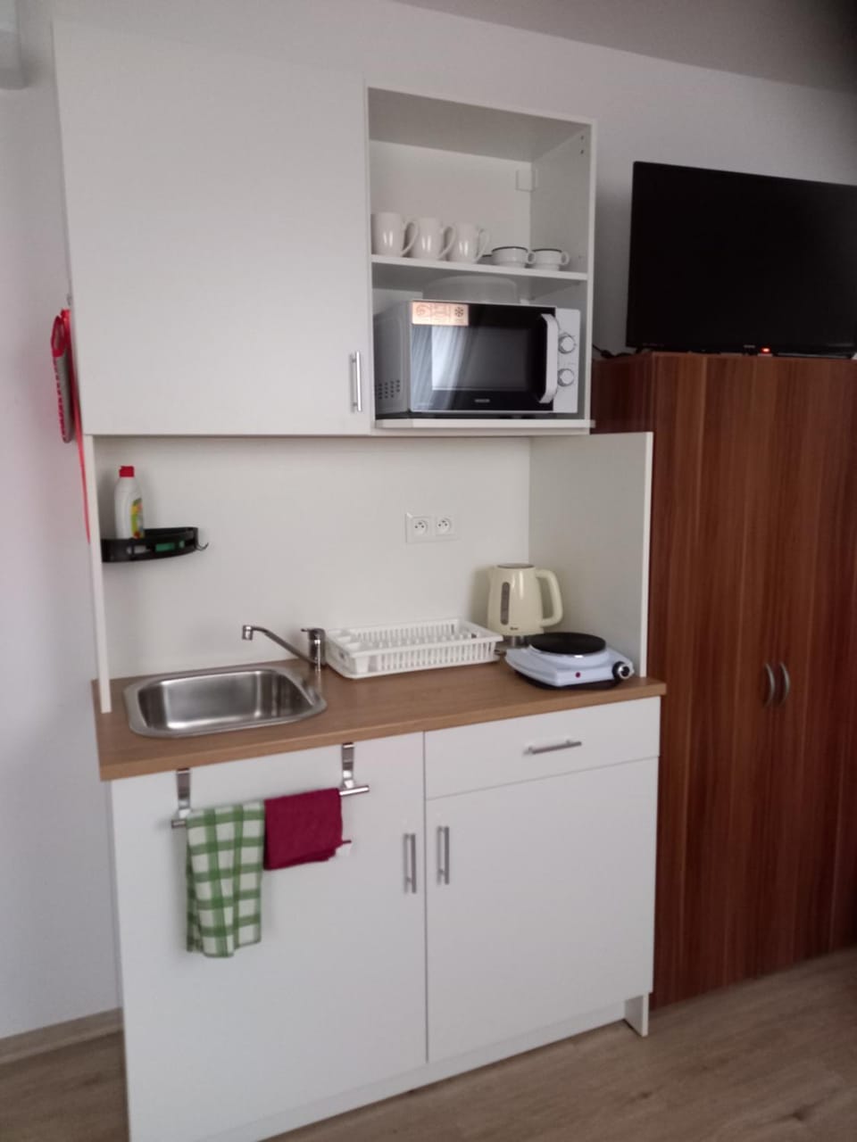 Kitchen or kitchenette