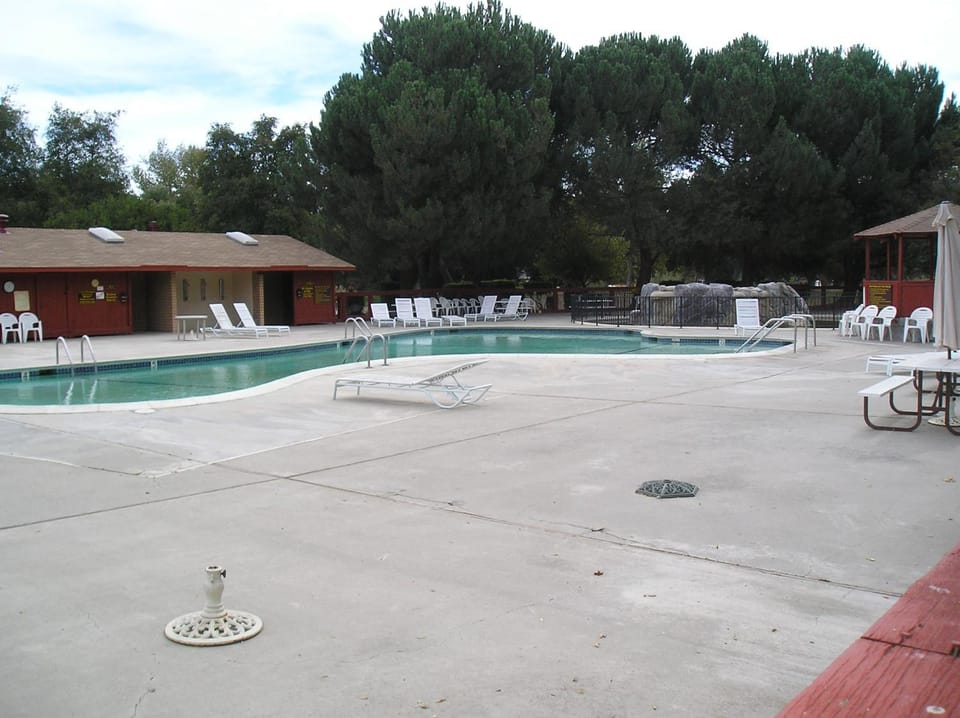 Swimming pool, Swimming pool