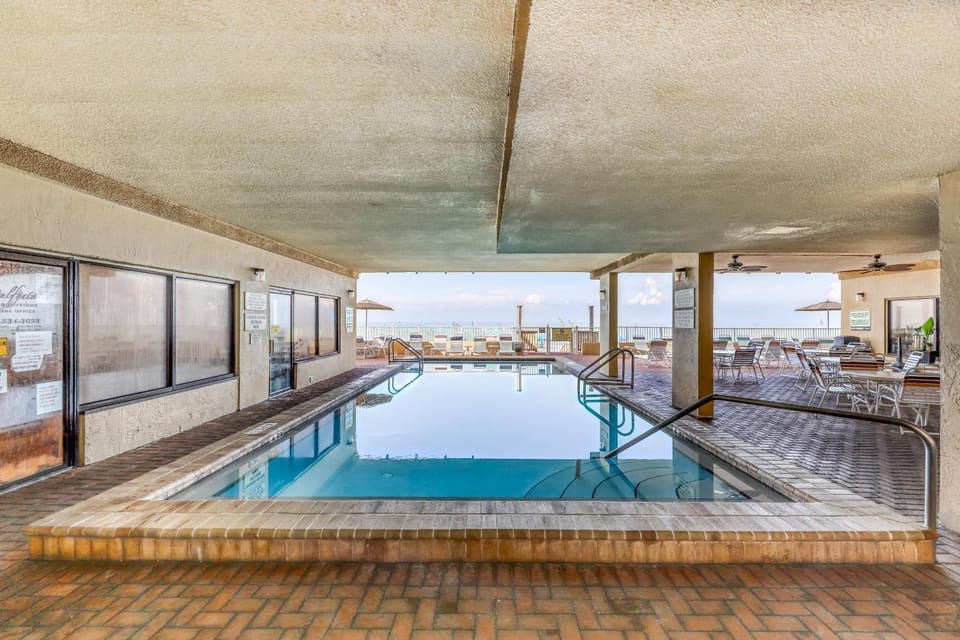 Gulf Gate 208 Apartment in Lower Grand Lagoon