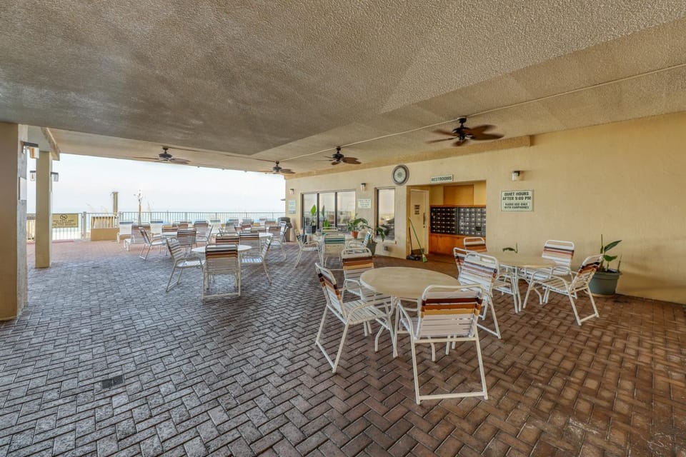 Gulf Gate 208 Apartment in Lower Grand Lagoon