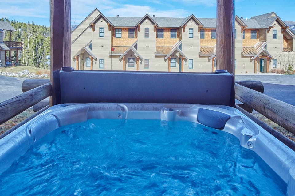 Saddle Ridge Townhome I-5 House in Big Sky