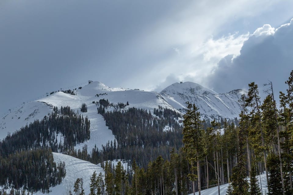 Lone Walker Home House in Big Sky