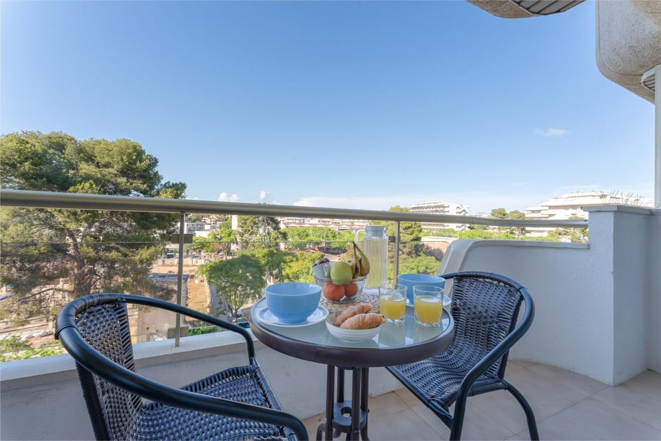 Property building, View (from property/room), Balcony/Terrace