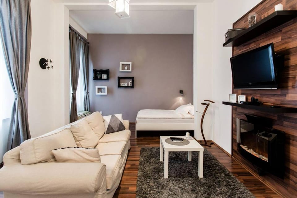 Communal lounge/ TV room, Living room