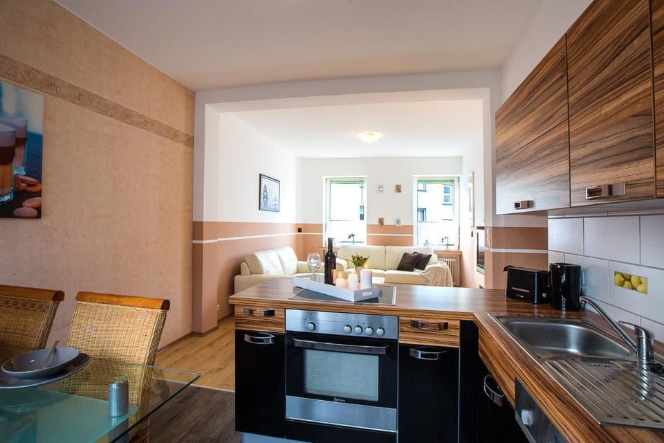 Kitchen or kitchenette, Living room