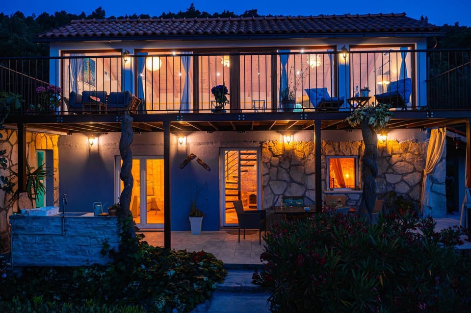 Property building, Night, Garden, Balcony/Terrace