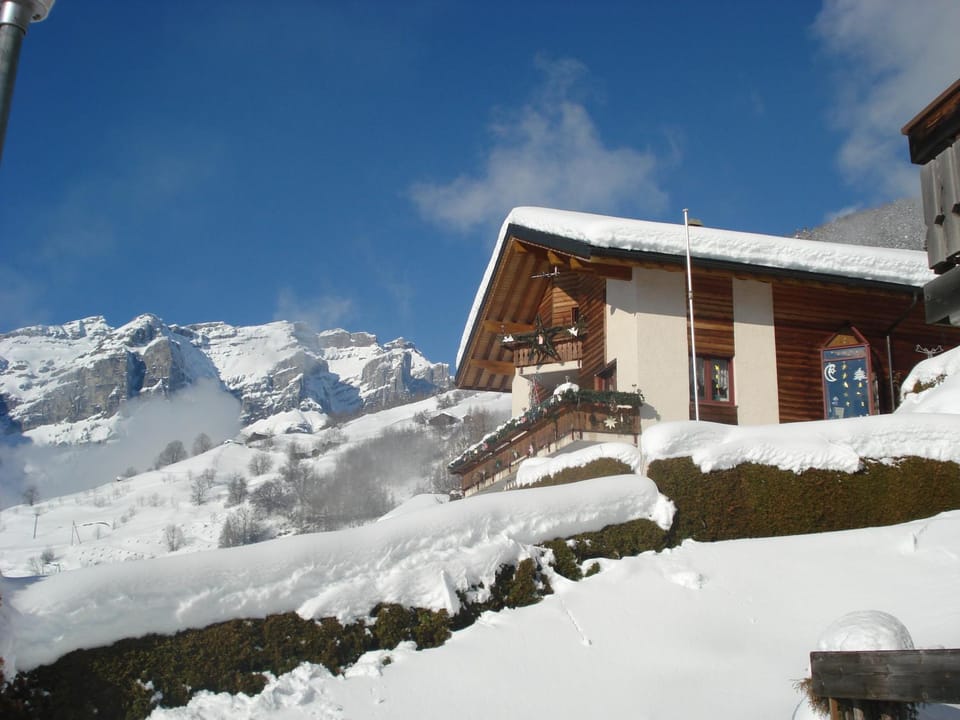 Property building, Facade/entrance, Winter