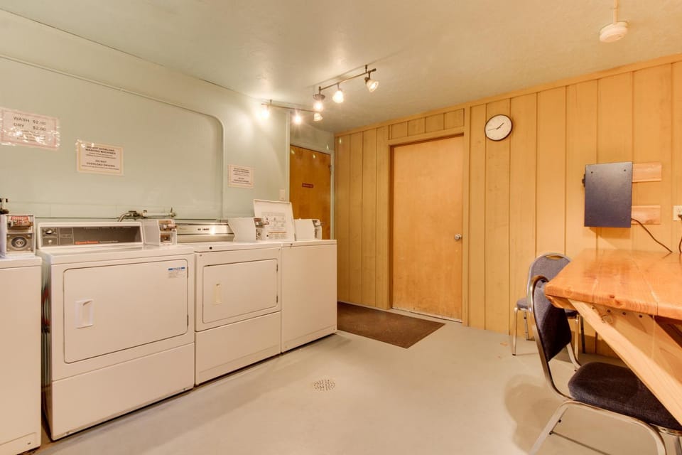 Bay Point Hillside 17A Down Apartment in Whitefish