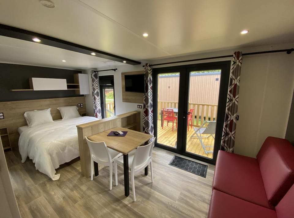 Domaine Les Abberts Campground/ 
RV Resort in Arès