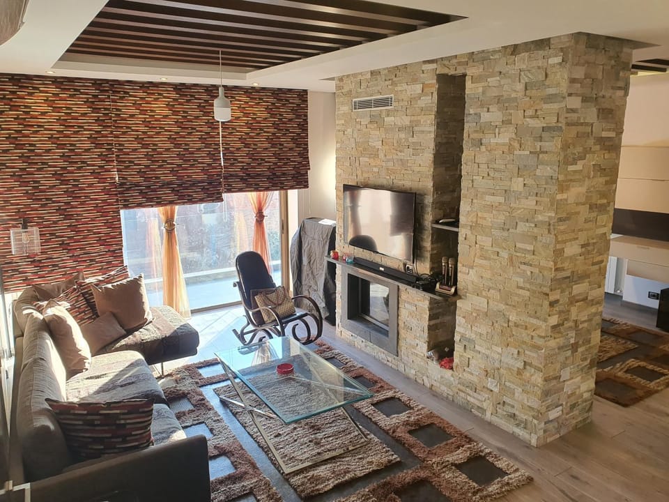 TV and multimedia, Living room, flat iron
