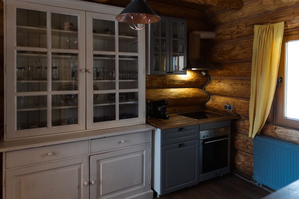 Kitchen or kitchenette, pet friendly, stove