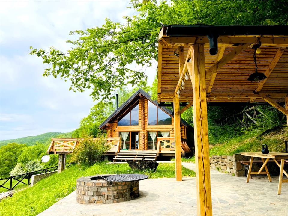 Green Cottage Villa in Brașov County