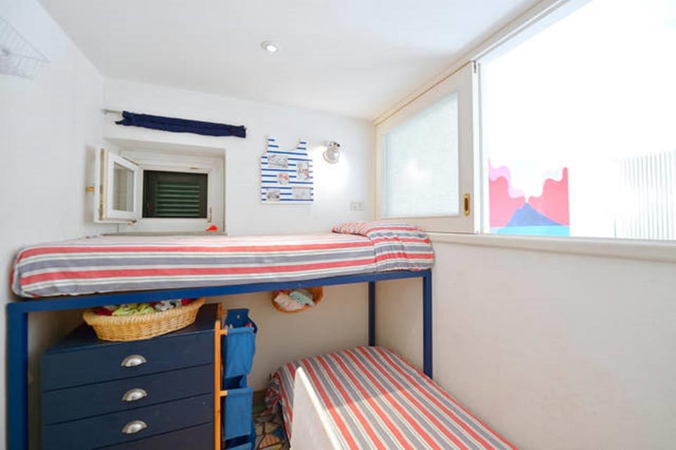 Bed, Bedroom, bunk bed