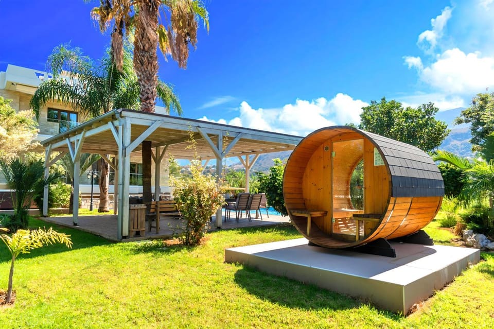 Property building, Patio, Spring, Day, Garden, Garden view, Pool view, Swimming pool, sunbed