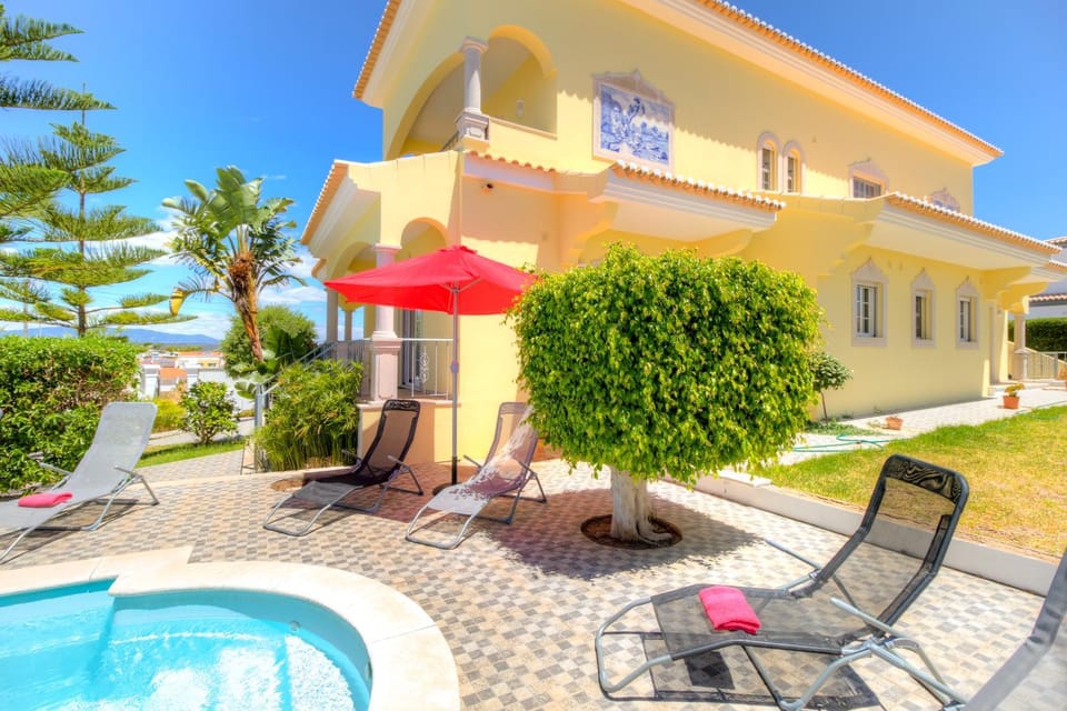 Garden, Swimming pool, Swimming pool
