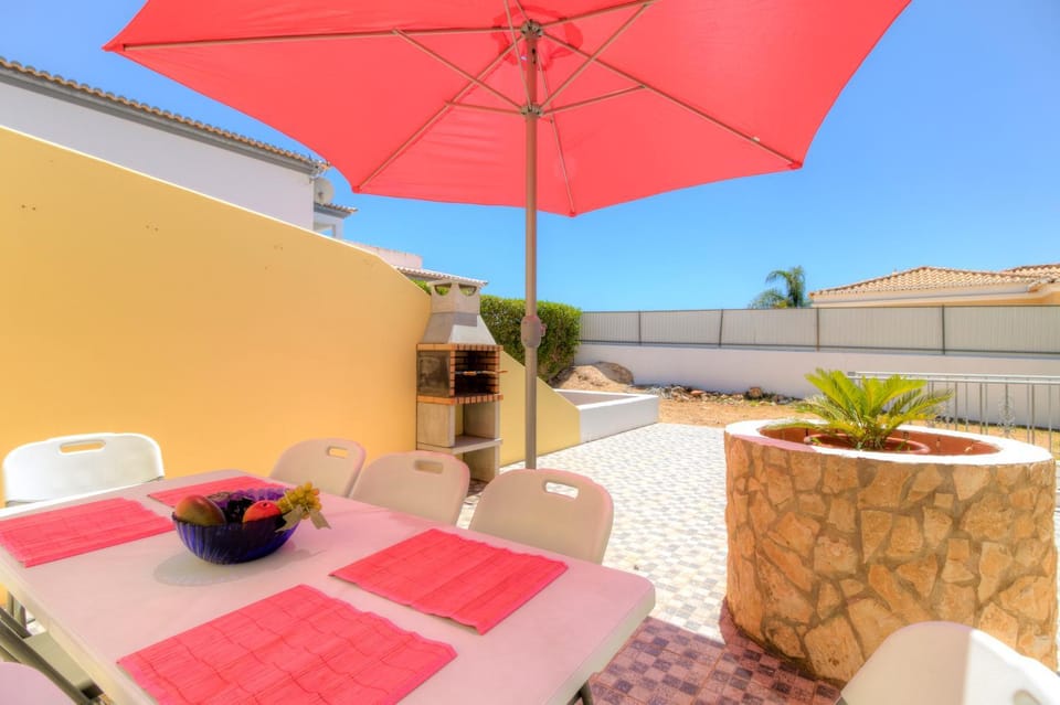 BBQ facilities, Dining area