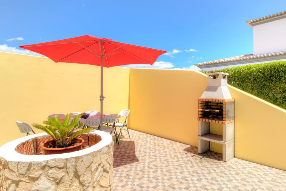 BBQ facilities, Dining area