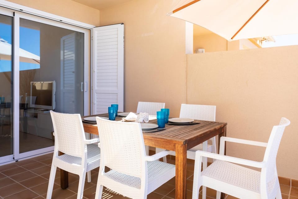 Patio, Dining area