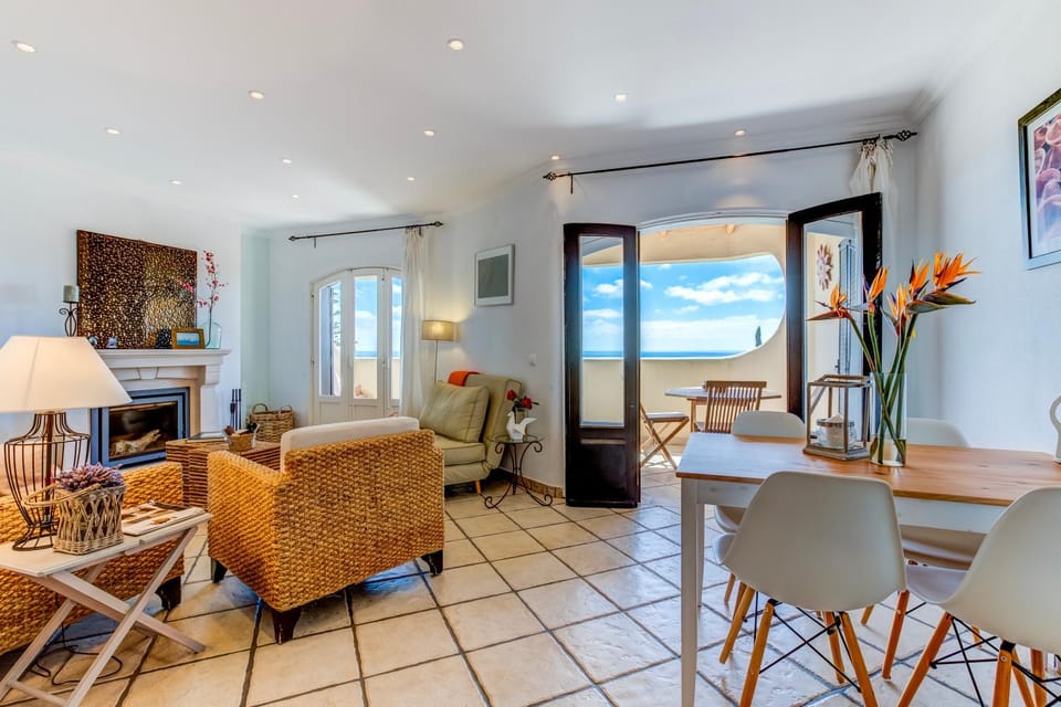 Living room, Dining area, Sea view
