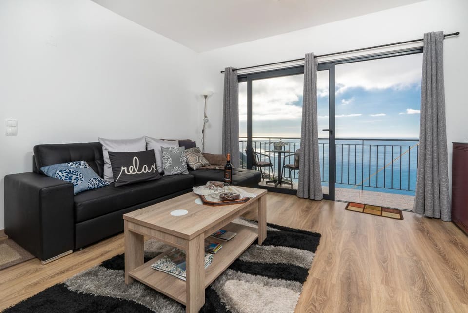 Living room, Sea view