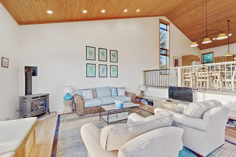 Del Mar Meadow House in Sonoma County