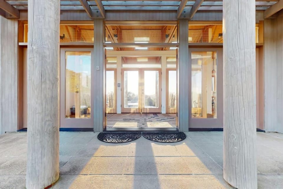 Del Mar Meadow House in Sonoma County