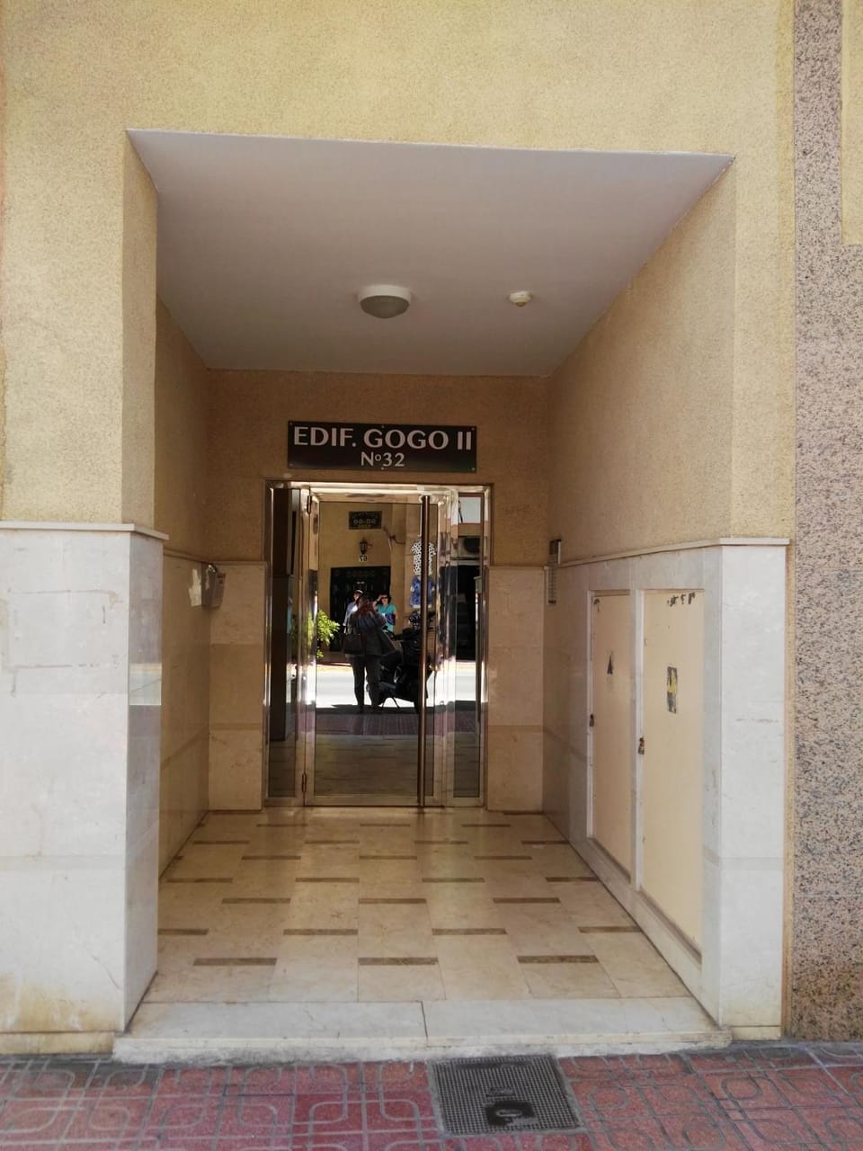 Facade/entrance