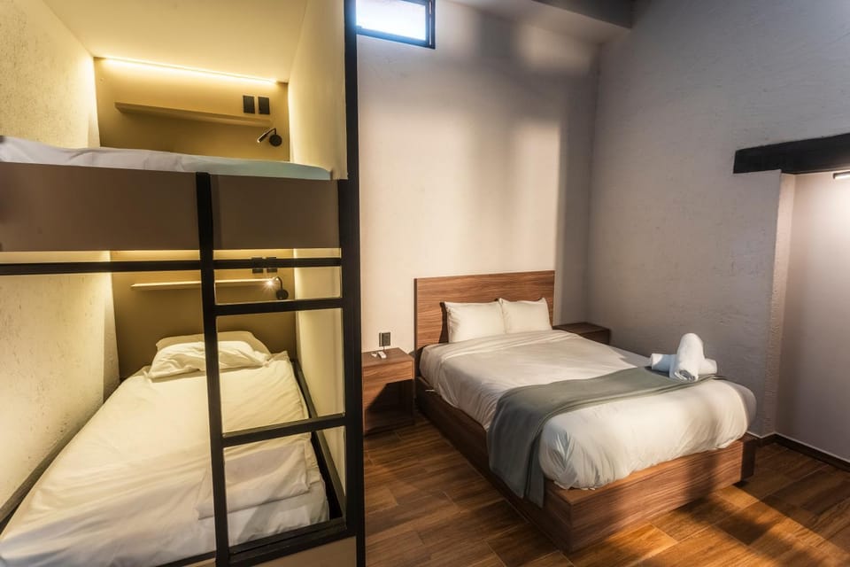 Bed, Photo of the whole room, bunk bed