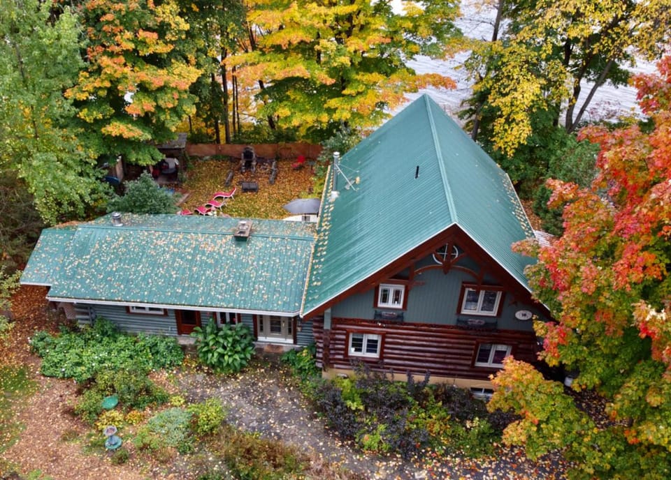 Le petit Montebello Chalet in Ontario