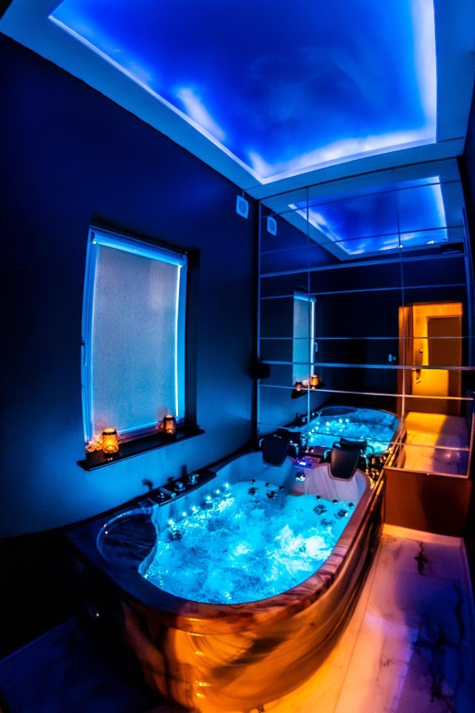 Jacuzzi Suit 3 min Main Square Apartment in Krakow
