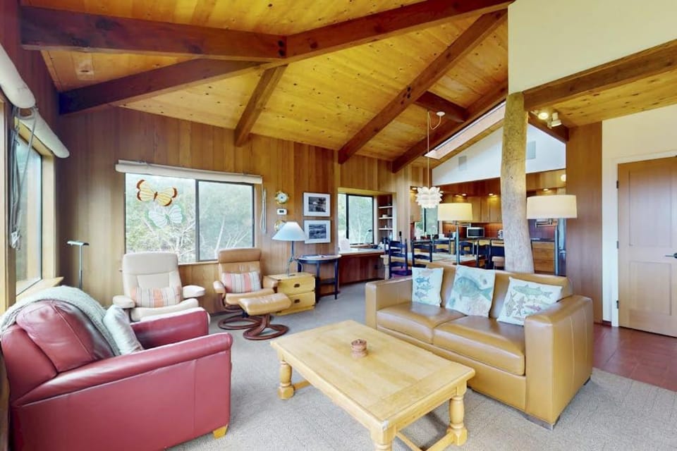 Rainbow's End House in Sonoma County