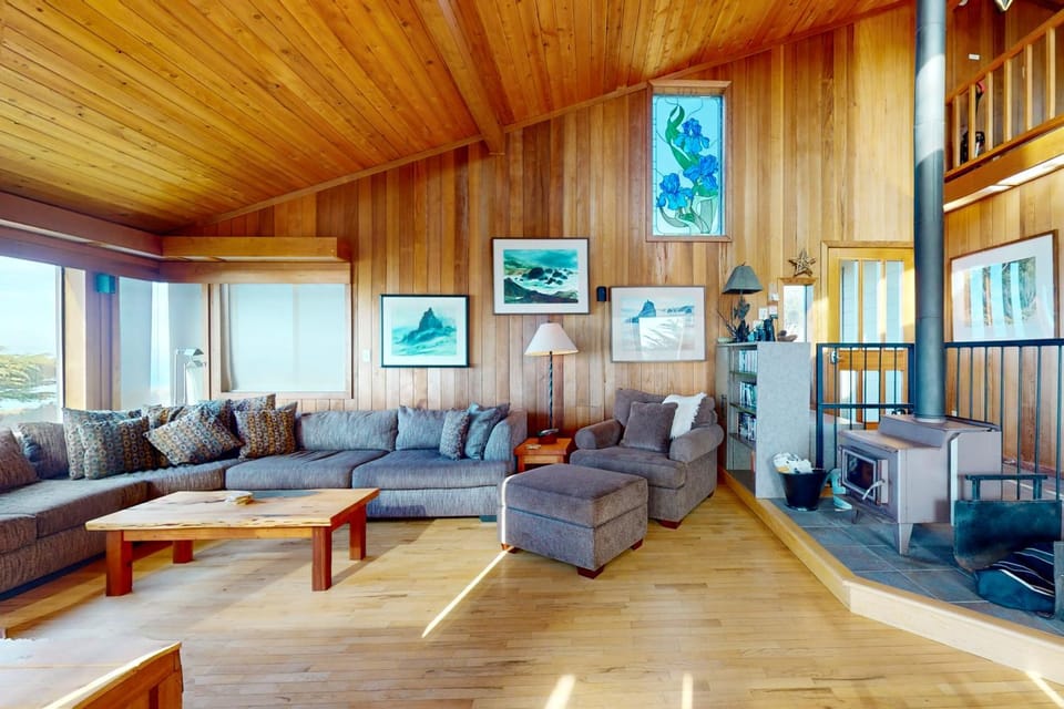 Stunning ocean view home with hot tub and deck House in Mendocino County