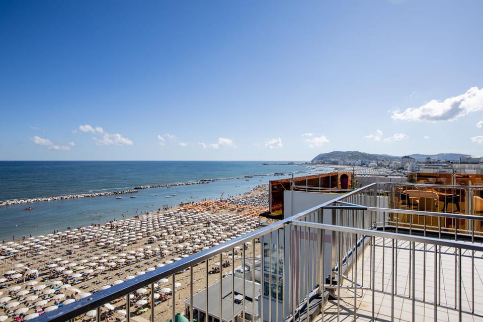 Natural landscape, View (from property/room), Balcony/Terrace, Beach, Sea view